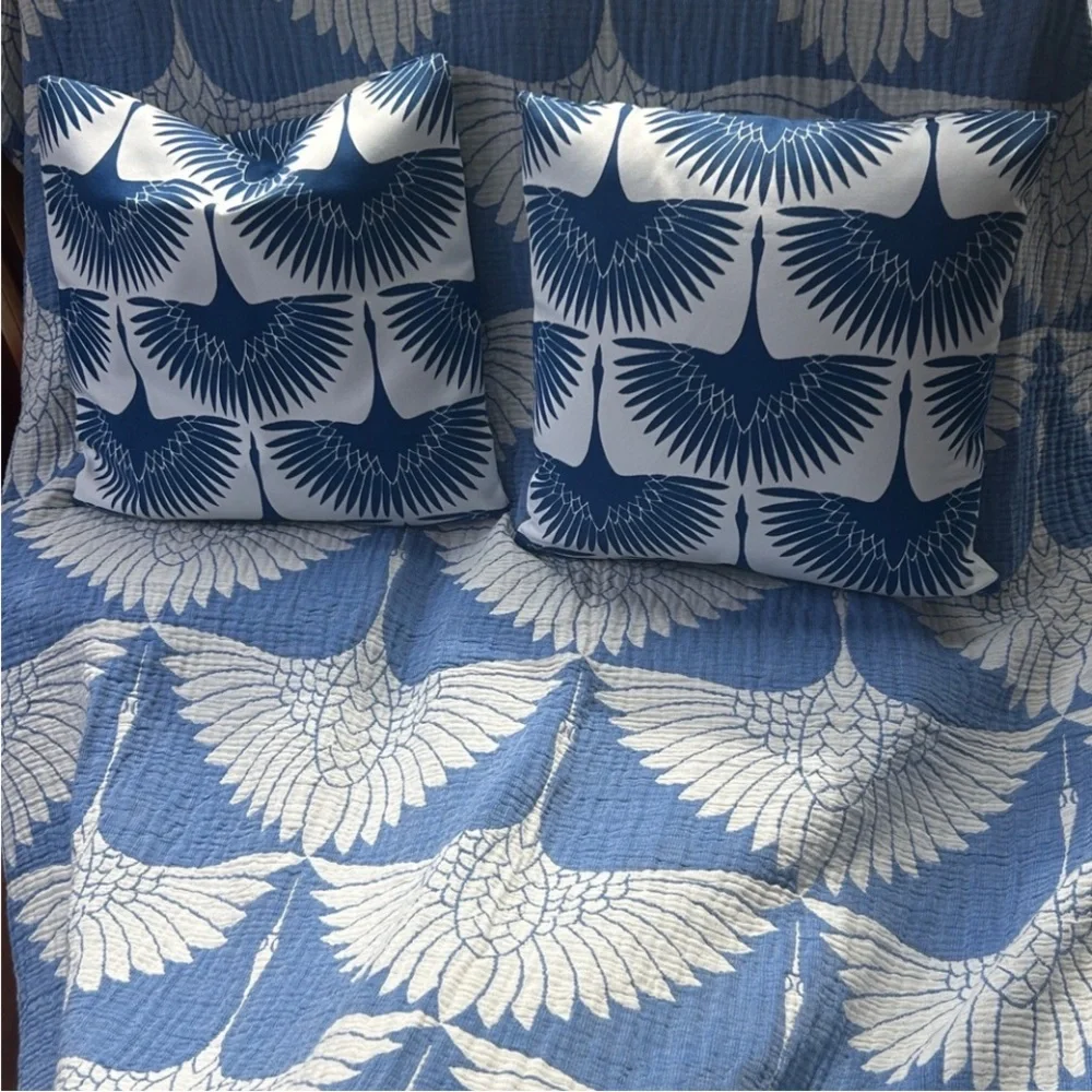 Modern Woven Birds in Flight Cranes Blue Gray KING Bedspread 2 Side FLiPSiDE NEW - Picture 15 of 16